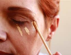 Bye-Bye, Wrinkles and Dark Circles! Laura Geller’s Undereye Fix for Women Over 50