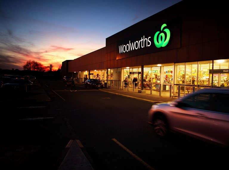 Woolworths adds QR code payments to its loyalty app