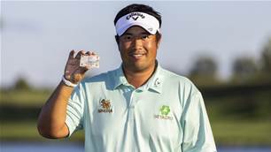 Aphibarnrat overcomes &#8216;bad golf&#8217; to reclaim PGA Tour card