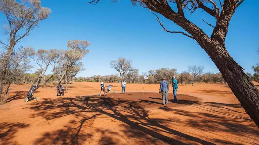 Outback golf rush strikes gold at tourism awards Outback golf rush strikes gold at tourism awards