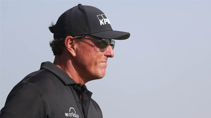 Defending champion Mickelson out of PGA