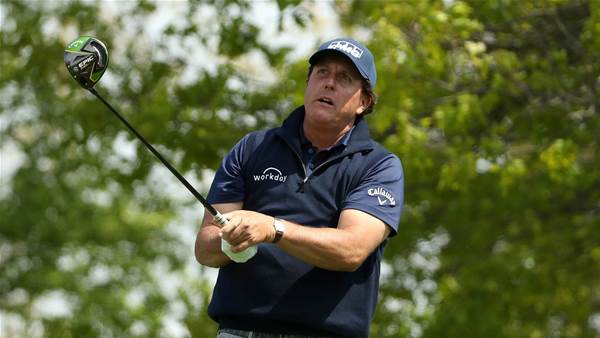 Mickelson to use two drivers at US Open