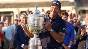 Mickelson becomes oldest major champion at PGA