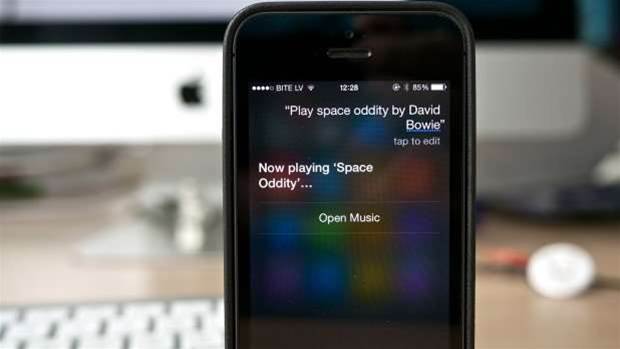 Apple, Google pause reviewing audio recordings from voice assistants