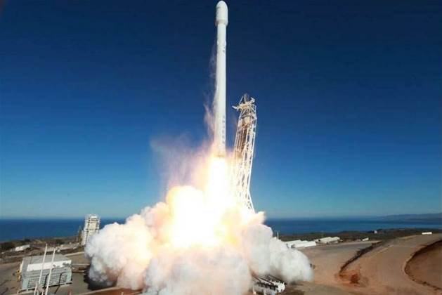 US warns SpaceX its new Texas launch site tower not yet approved