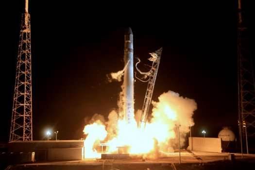 Solar winds take out Starlink satellites