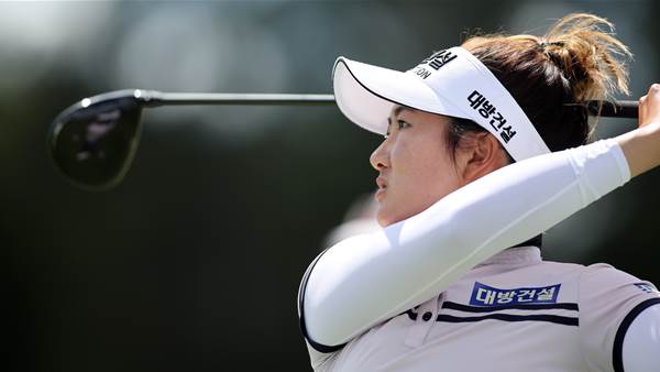 Somehow under the radar, Su Oh leads WPGA Championship
