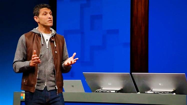 Microsoft's veteran Windows head to leave