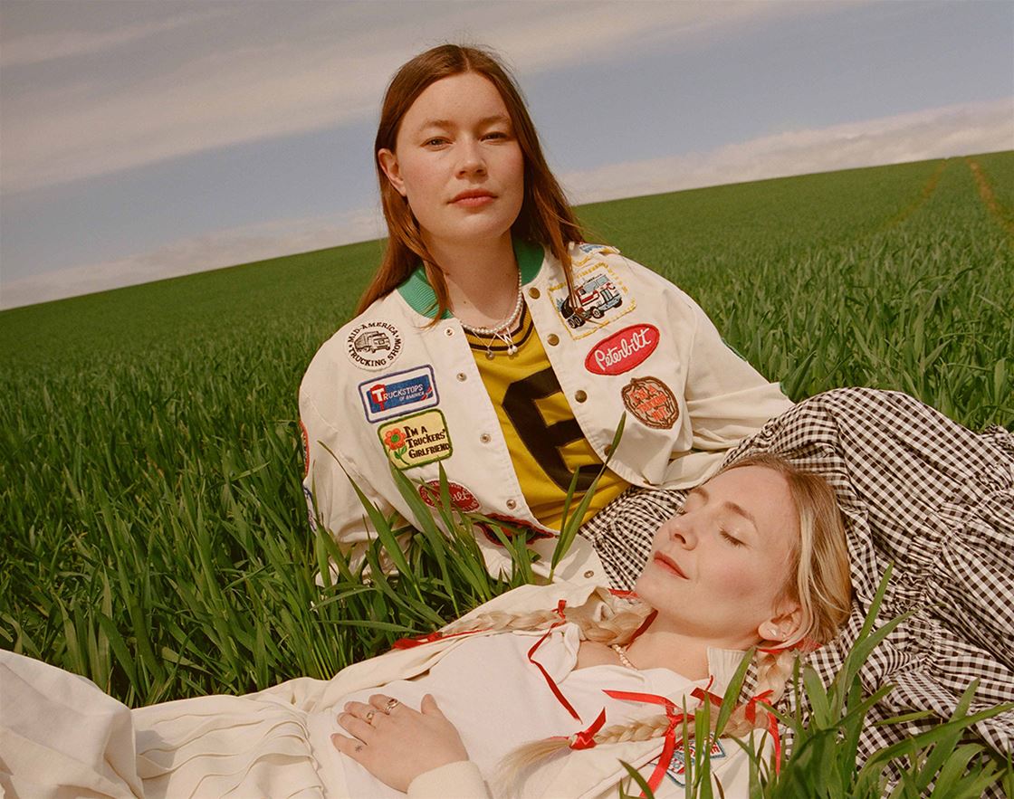 tunesday – a chinwag with rhian teasdale from wet leg tunesday – a chinwag with rhian teasdale from wet leg