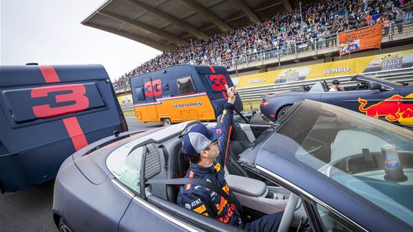 Ricciardo's caravaning chaos