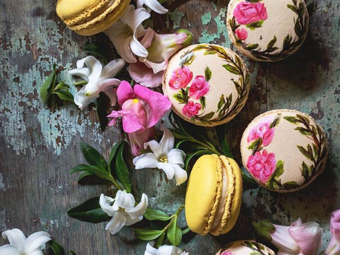 hand-painted macarons hand-painted macarons