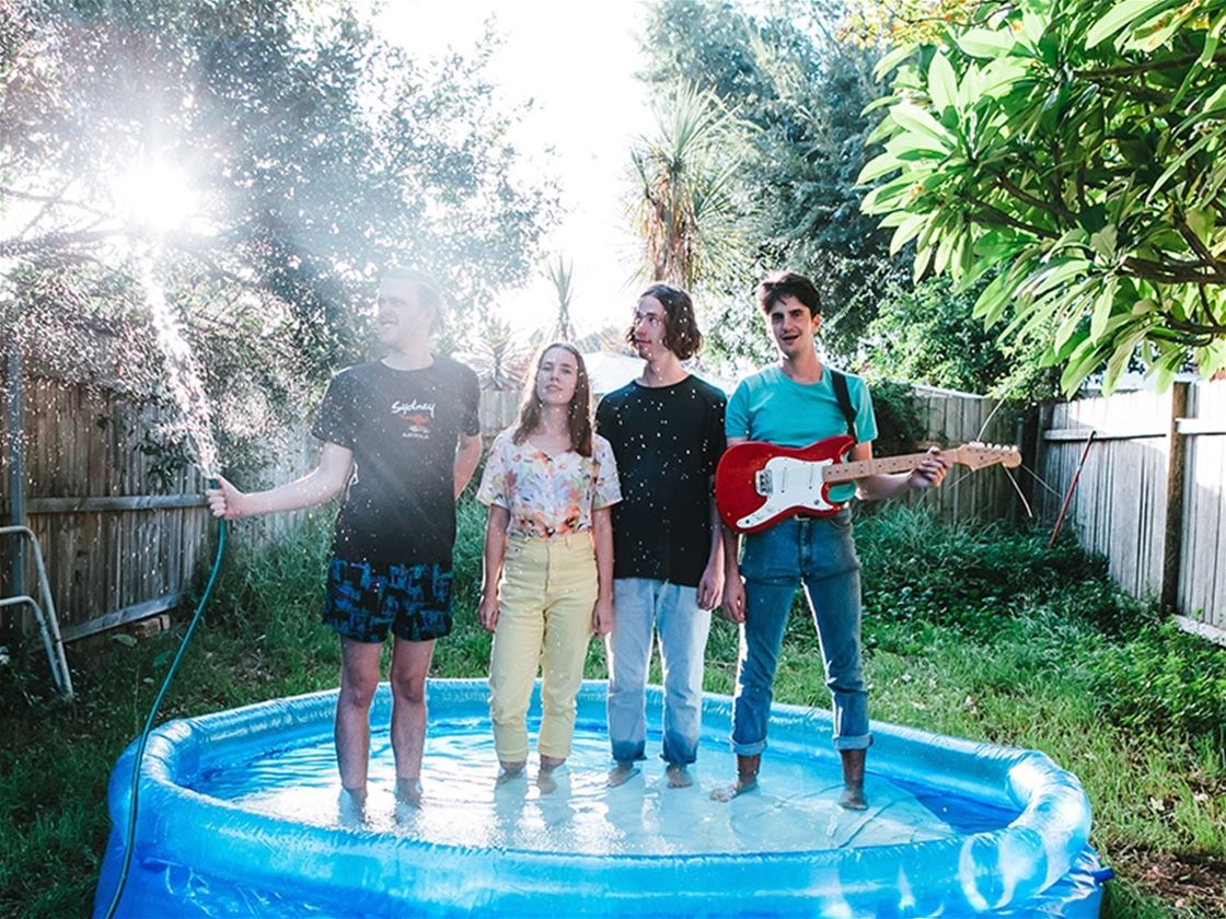 tunesday – flowertruck premiere tunesday – flowertruck premiere