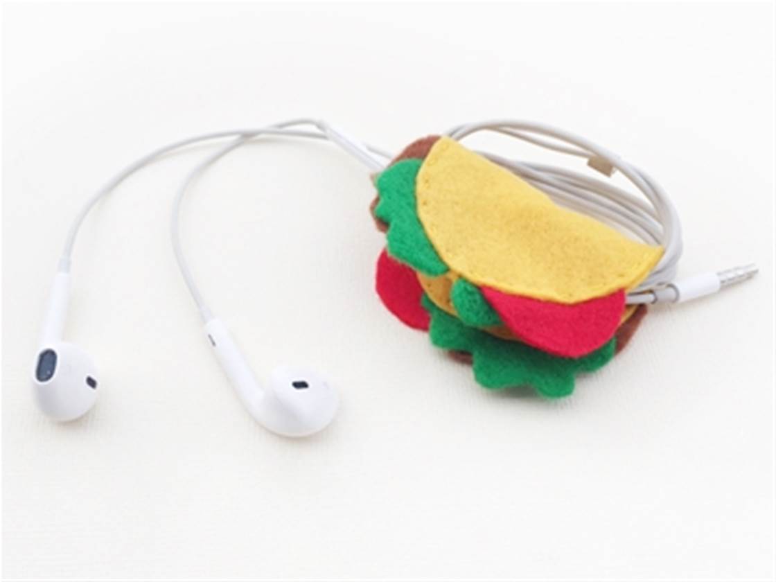 frankie exclusive diy: tiny taco headphone holder