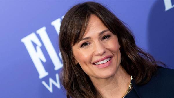 Jennifer Garner Shares the Best Skincare Advice She&#8217;s Ever Received&#8212;And It&#8217;s from Her Mum
