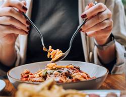 This Surprising Eating Hack Could Keep Your Brain Sharp, Scientists Say