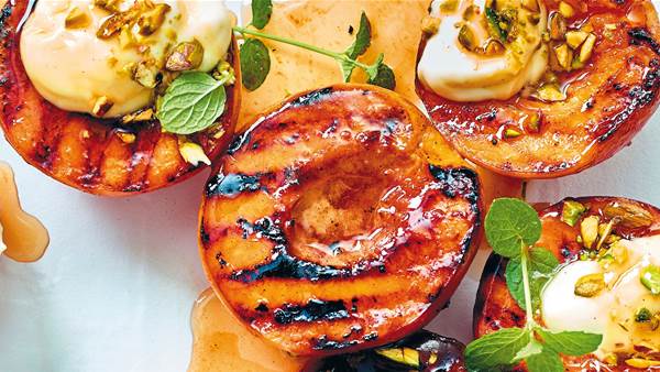 RECIPE: Grilled peaches with honey & pistachios