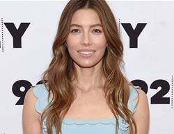 Jessica Biel’s Pre-Emmys Workout Shows off Her Crazy-Strong Legs and Butt