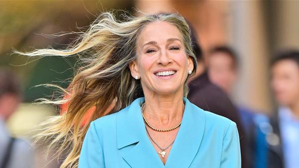 Sarah Jessica Parker Shares the Sleep-Promoting Pillow Spray She Keeps on Her Bedside Table
