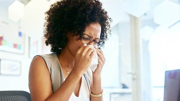 Here's How To Tell The Difference Between a Cold and Allergies