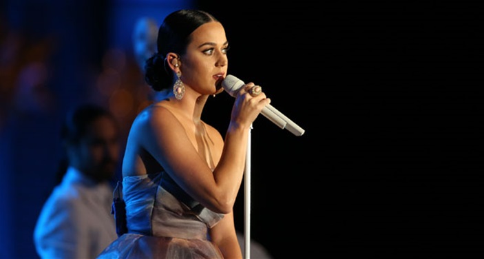 Katy Perry Sings For Charity! Katy Perry Sings For Charity!