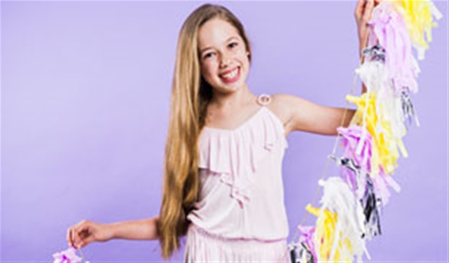 DIY: Sparkly Tassel Garland DIY: Sparkly Tassel Garland