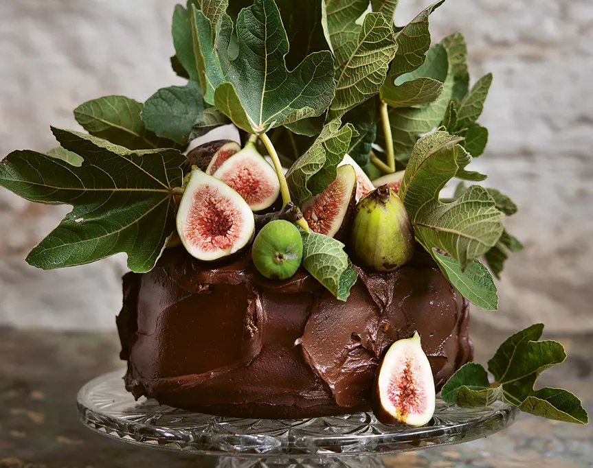 full recipe – rye, chocolate and beetroot cake with chocolate mousse crème
