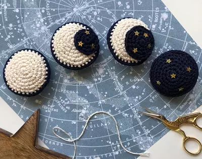 crochet the phases of the moon