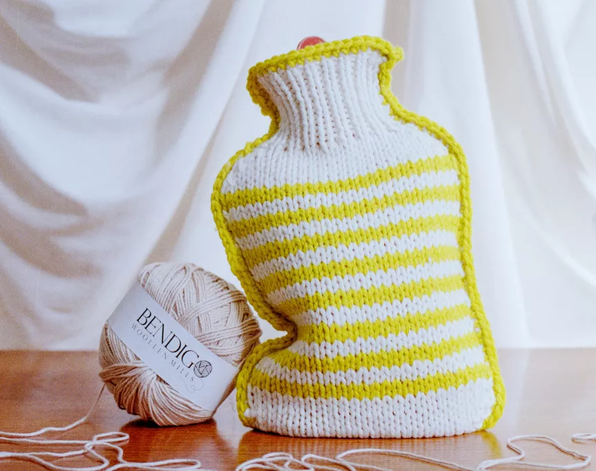 how to knit a handy hot water bottle cover