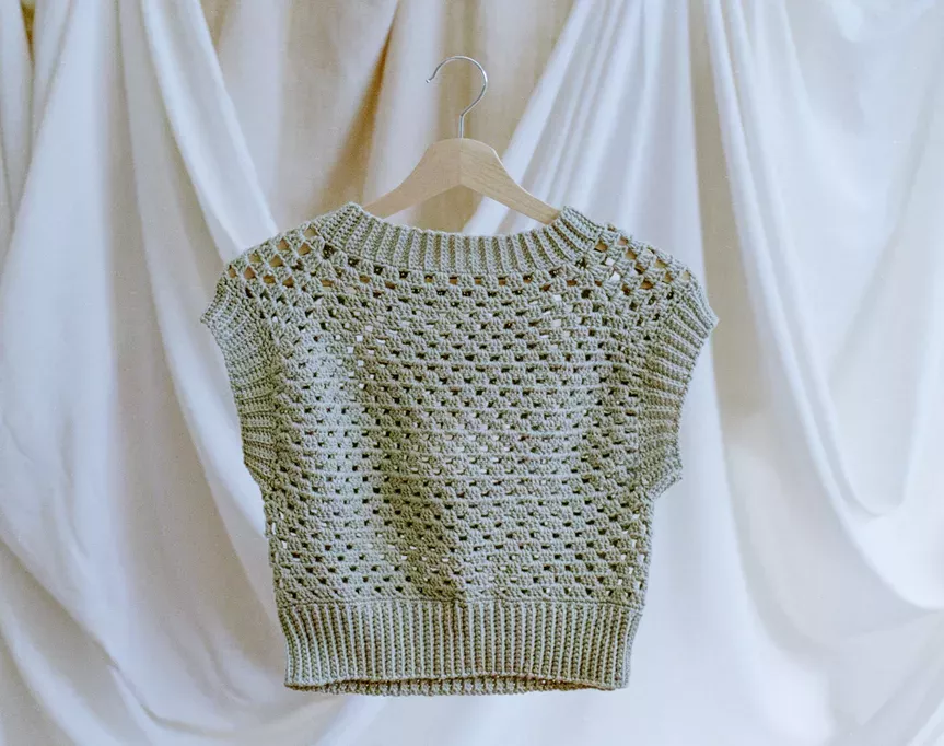 how to crochet a lovely vest