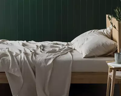grown-up linen sheet sets to make you feel fancy