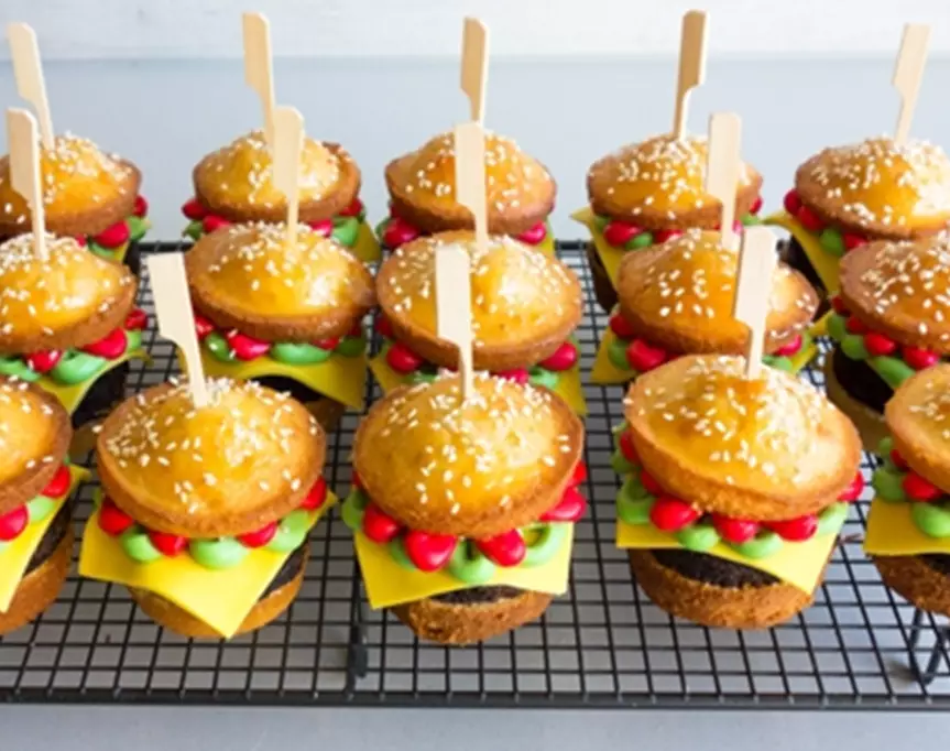 frankie fodder: burger cupcakes