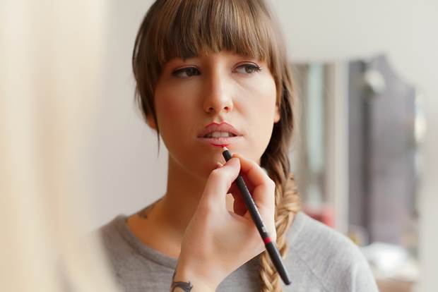 bold-lips-extra-1