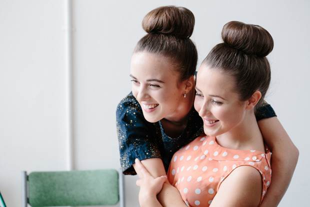 get fancy: super-simple hair bun • fashion • frankie magazine • australian  fashion magazine online