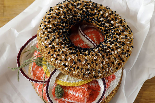 crochet bagel frankie inside1