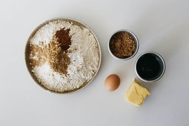 gingerbread house kit ingredients