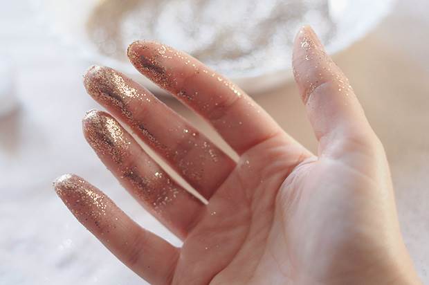 glitter-feather-diy-6