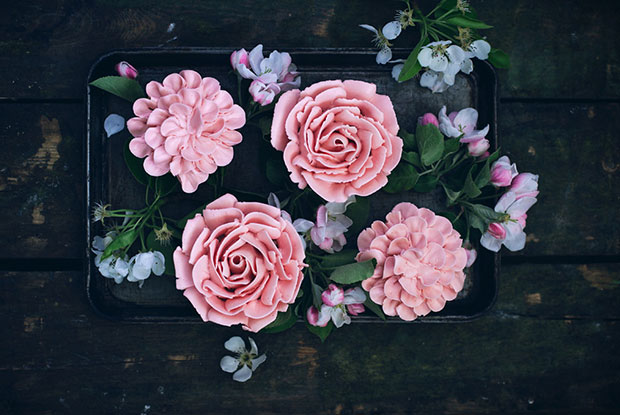 rose cupcakes inside frnakie