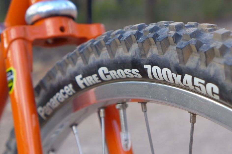 700x45c tyres