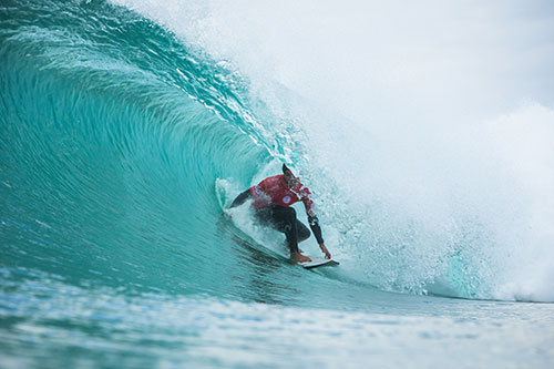 Gabriel Medina surfing