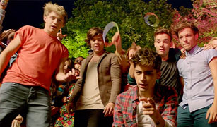 One Direction: Live While We're Young – K-Zone