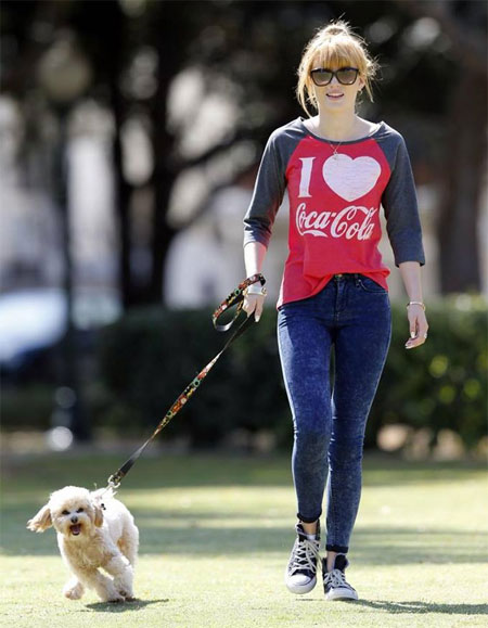 Bella Thorne and dog, Kingston. Photo: Facebook