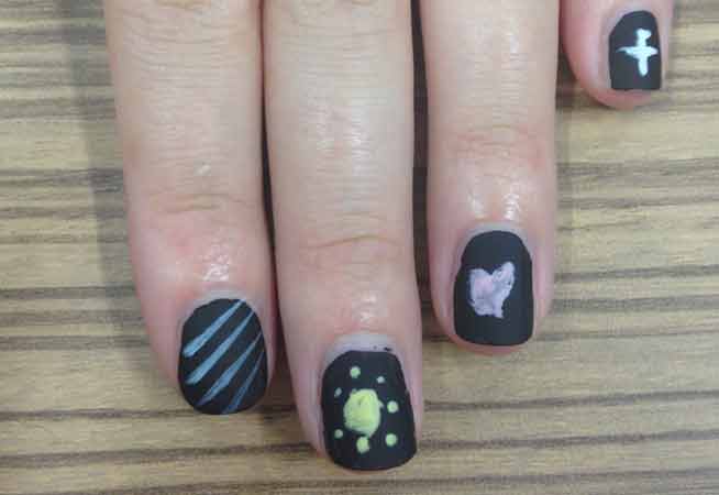 Iggy Azalea nail art: chalk board manicure ideas! Iggy Azalea nail art: chalk board manicure ideas!